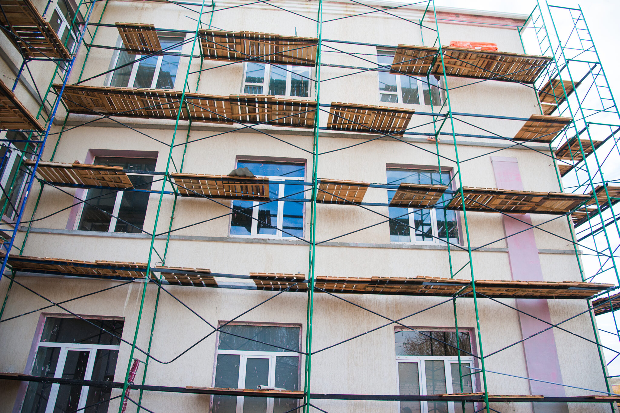 multi-storey-building-construction-of-multi-store-2026-01-11-09-34-23-utc